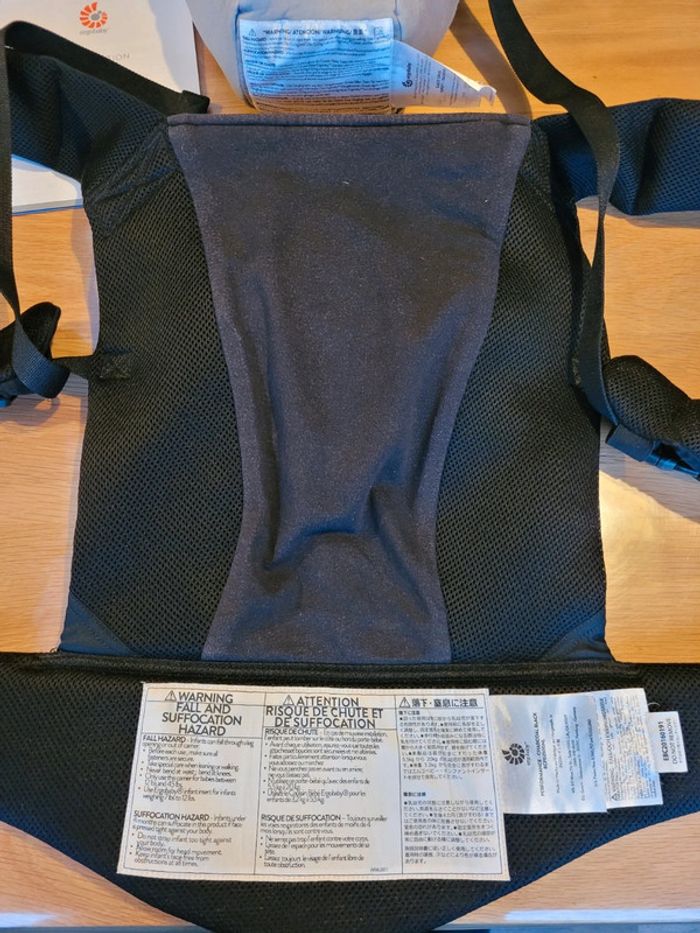 Porte-bébé ergobaby performance avec reducteur - photo numéro 5