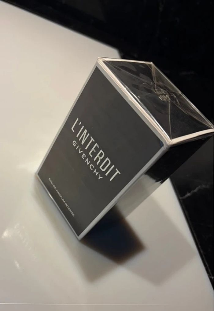 Neuf avec étiquette·Givenchy - photo numéro 3