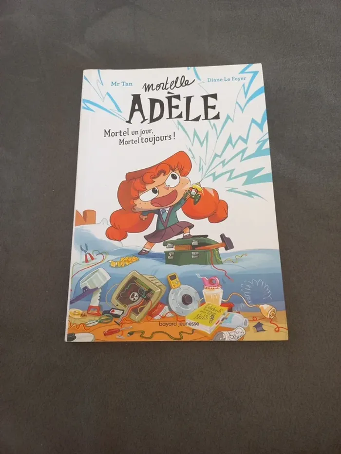 Roman mortelle adele tome 1