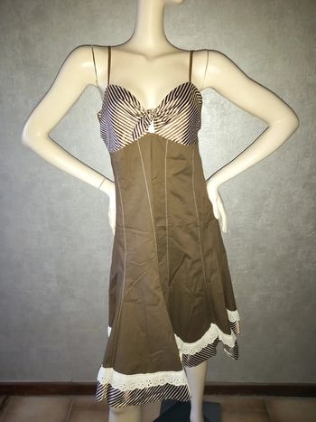 robe marron et blanche satiné taille 40
