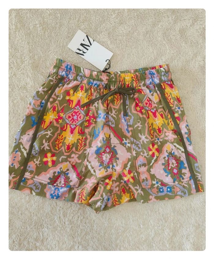 Short Zara neuf - 34