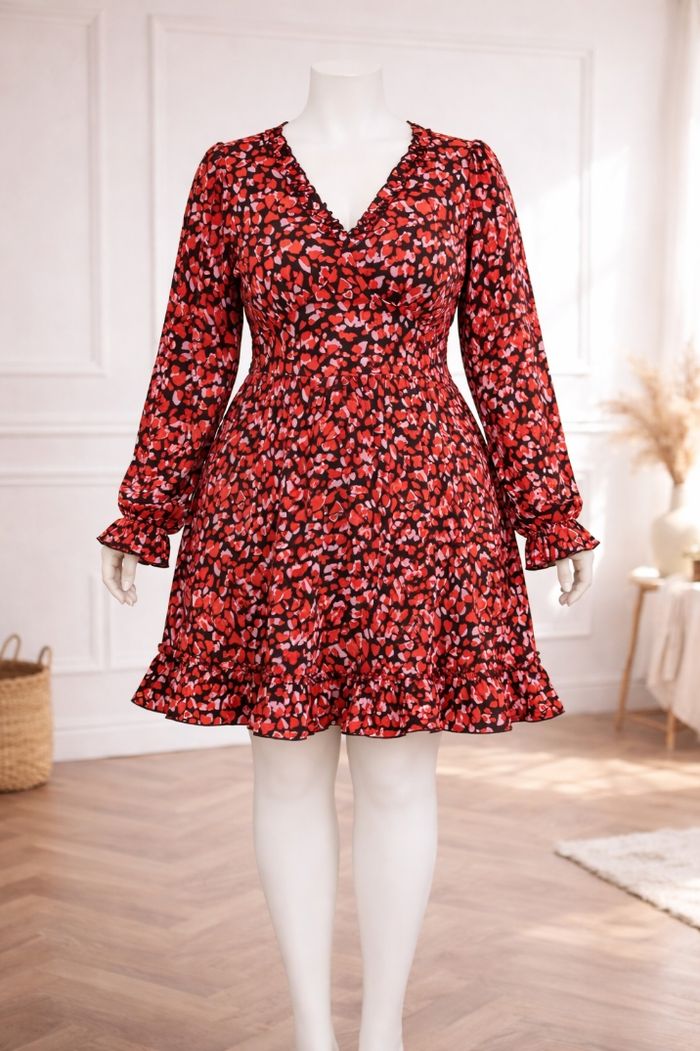 Robe cœurs affolants pétillant rouge rose et noir Femme taille 54 marque Boohoo 💍 - photo numéro 5