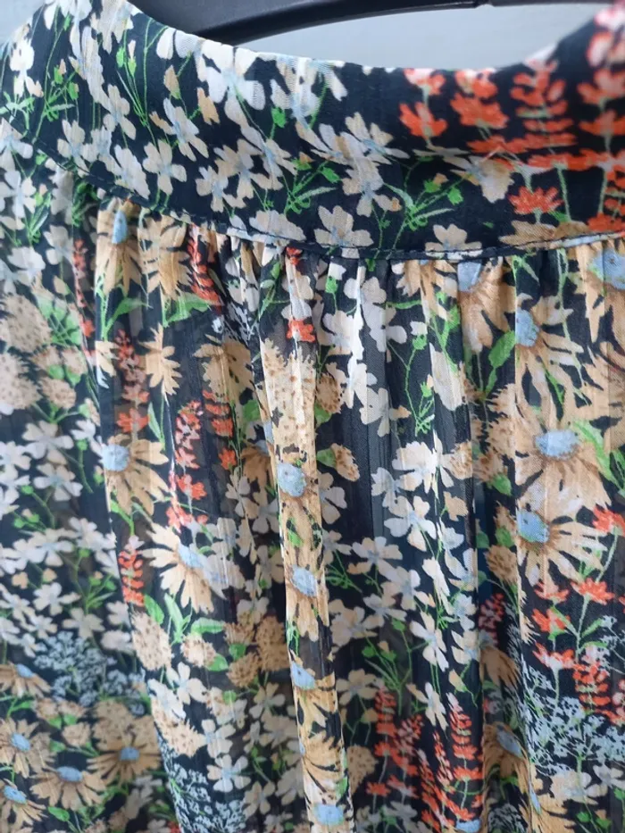 Blouse avec petits plis - photo numéro 2