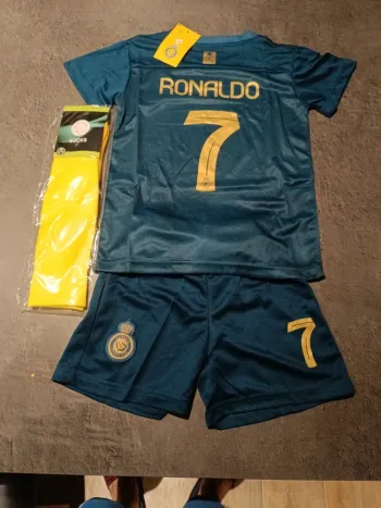 Tenue foot Christiano Ronaldo al nassr bleue. T.18