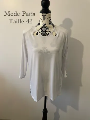 Blouse blanche Mode Paris - Découpes et manches ajourées - Taille 42