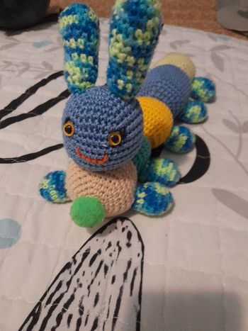 Chenille au crochet neuve