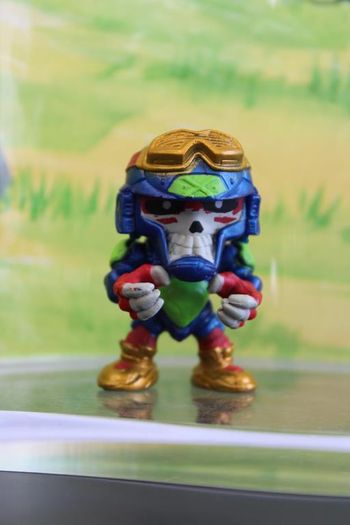 Moose figurine alien hunter