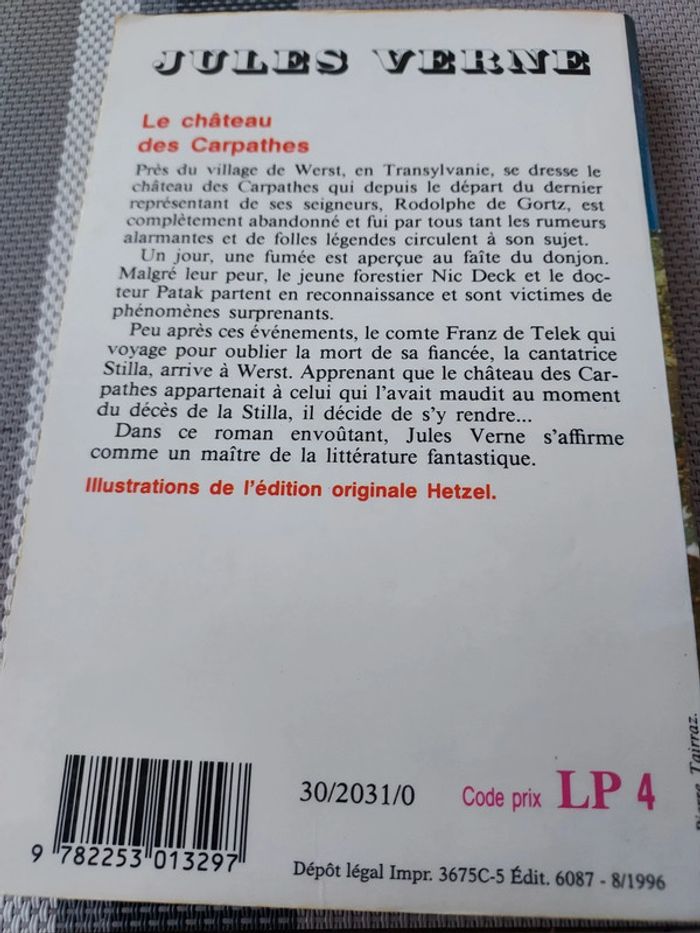 Livre de poche Le château des carpathes - photo numéro 2