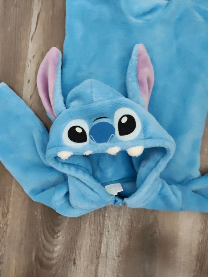 Sur pyjama Stitch - photo numéro 4