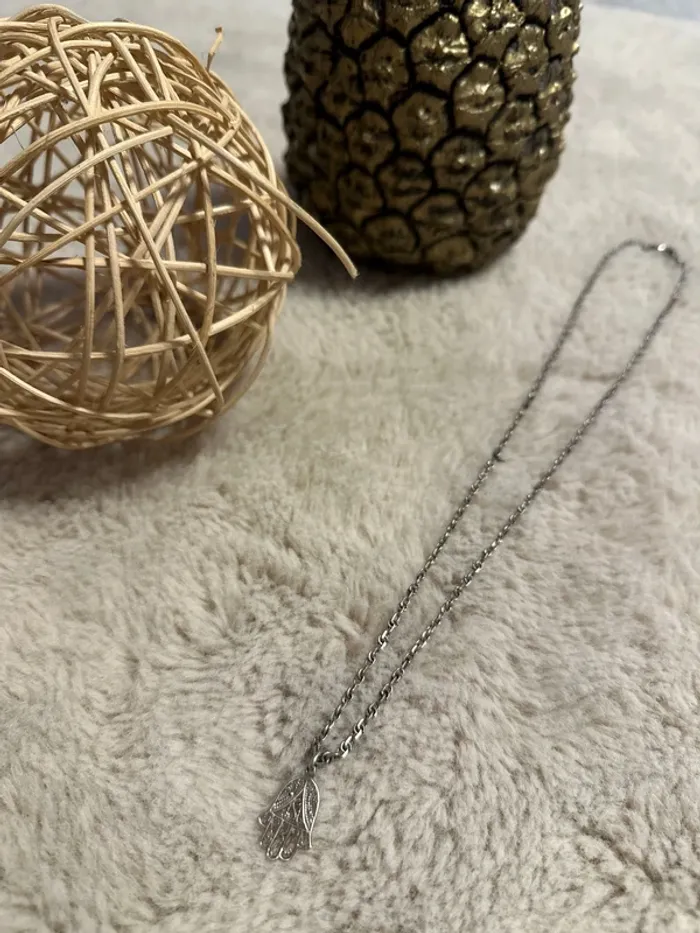 Collier main de fatma argenté