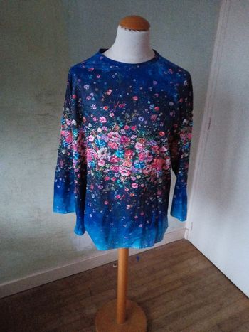 🧥Haut violet a fleurs 🧥