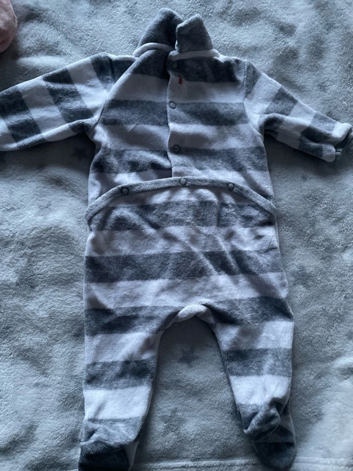 Body et pyjama gris - photo numéro 4