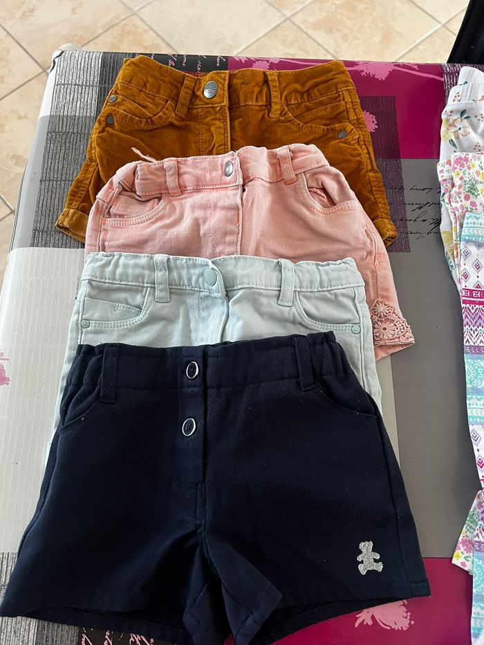 LOT DE VÊTEMENTS FILLE ÉTÉ 4 ANS - photo numéro 4