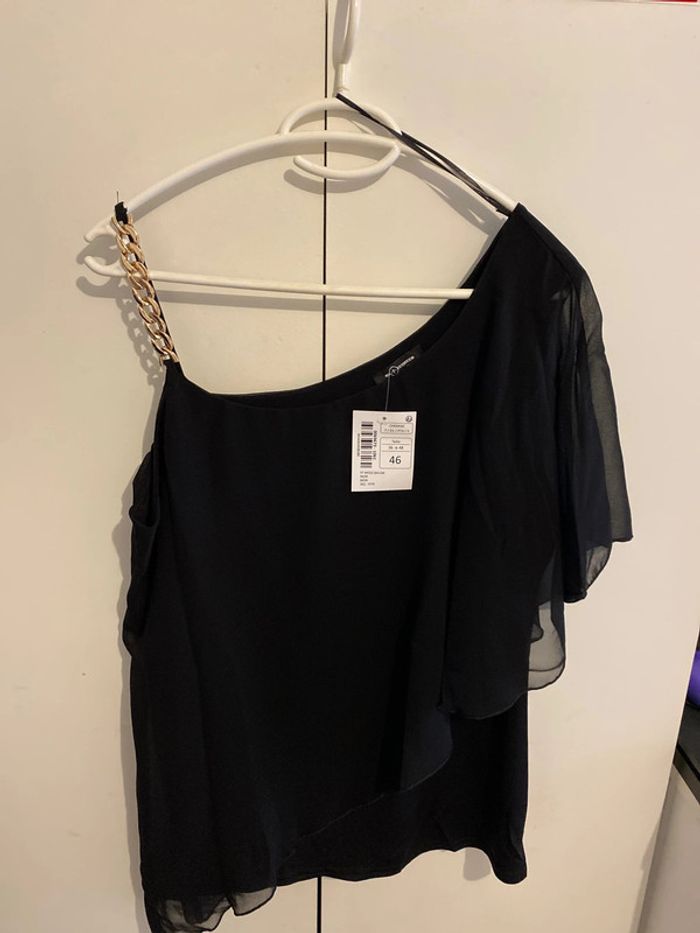 Haut noir taille 46 neuf