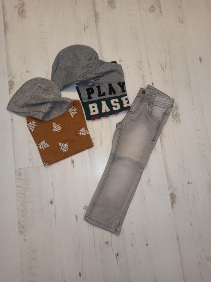 Ensemble 2 t-shirt ML + jean / taille 4 ans / tbe