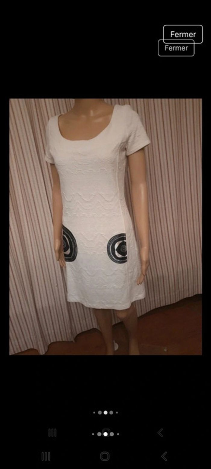Robe blanche Desigual eur M en parfait état - photo numéro 5