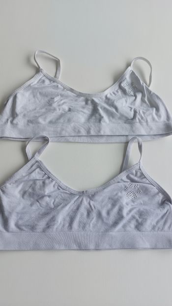 2 brassières