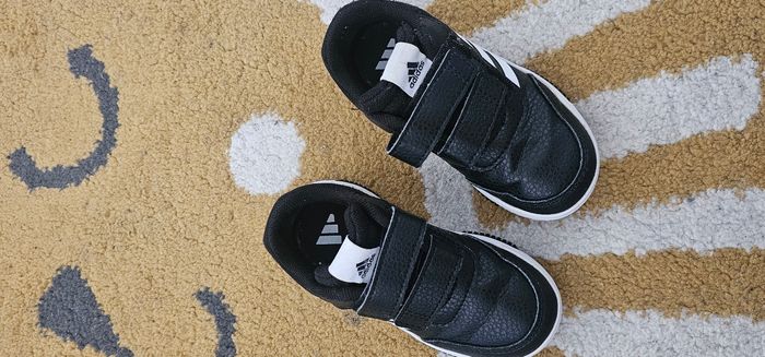 Baskets Adidas pointure 25 - photo numéro 2