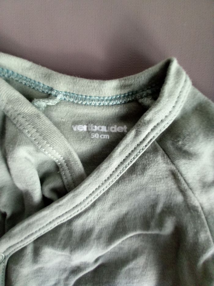 2 Bodys neufs naissance et bonnet - photo numéro 5