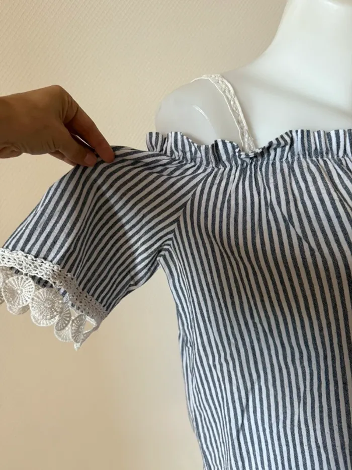 T- shirt épaule dénudé en très bon état bleu taille M - photo numéro 2