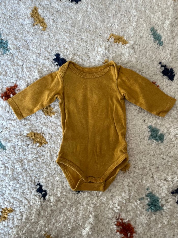 Lot de 7 bodies manches longues bébé en taille 1 mois - photo numéro 5