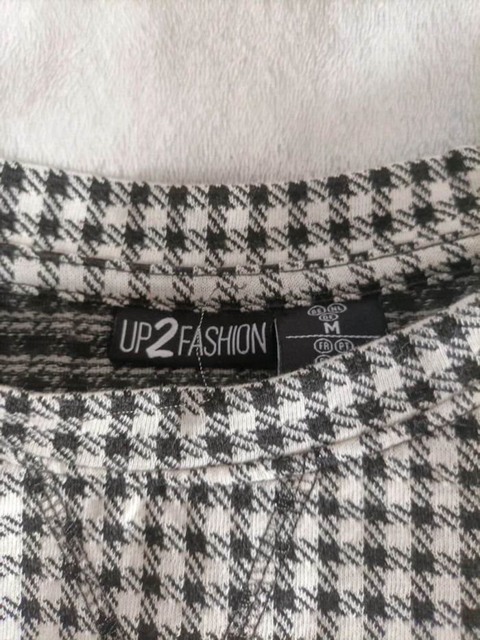 Pull damier noir et blanc – Taille M - photo numéro 3