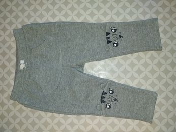 Pantalon jogging bébé Kiabi 18 mois – gris – motif animal – confortable