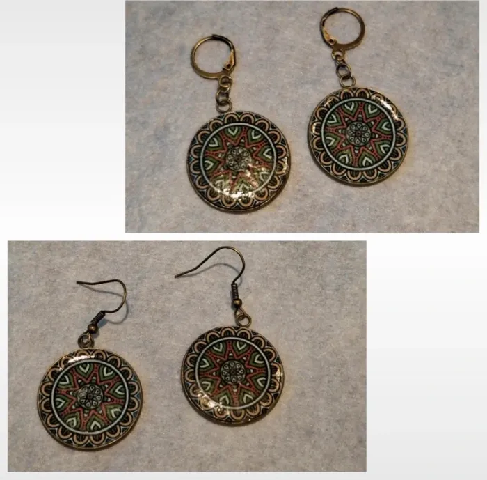 🌀 Boucles d’oreilles mandala rouge & vert – Attaches au choix !