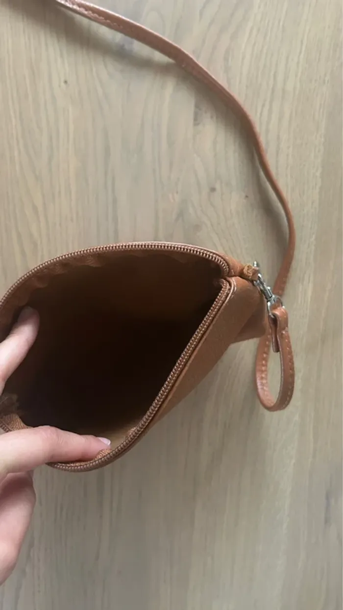 Petit sac bandoulière en cuir camel - photo numéro 4