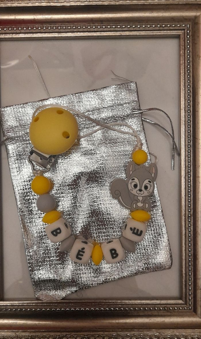 Attache tétine personnalisé - photo numéro 2