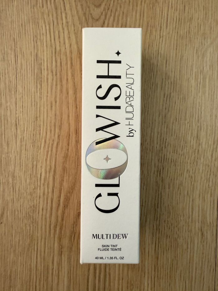 Huda beauty. - Glowish multi dew- 10 deep tan