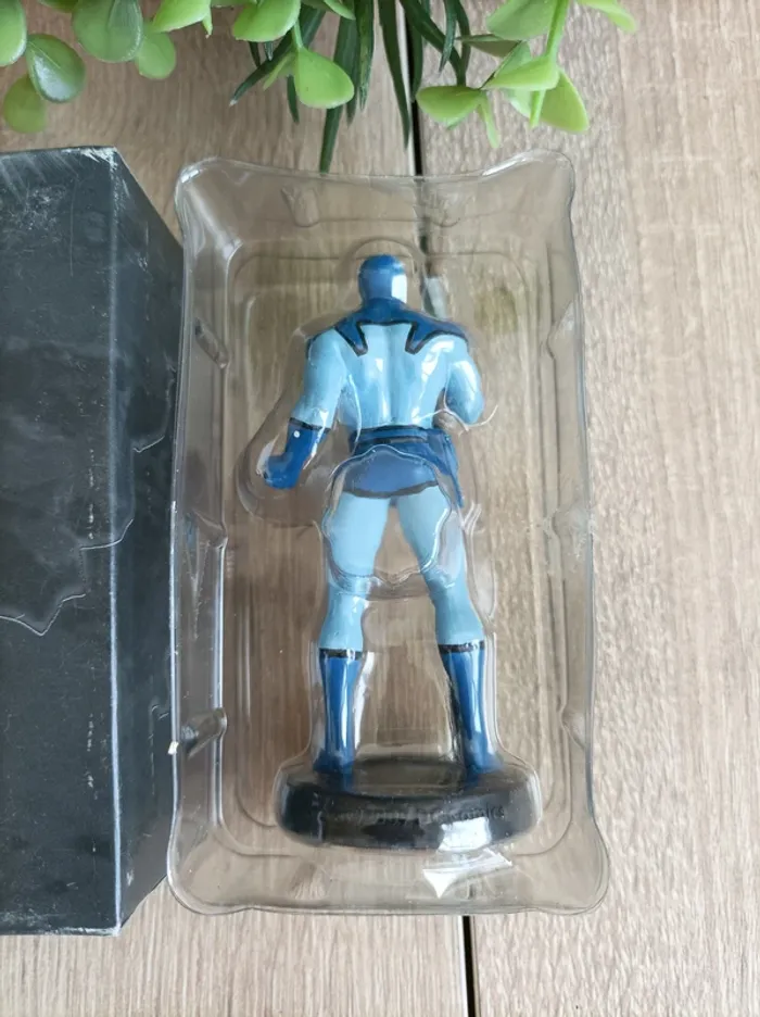 Figurine Blue Beetle DC Comics Eaglemoss Super Hero - photo numéro 4