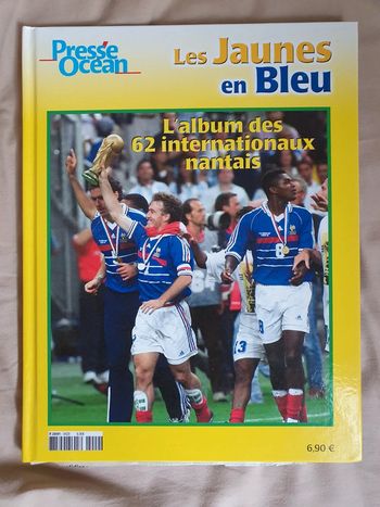 Livre les jaunes en bleu fc nantes