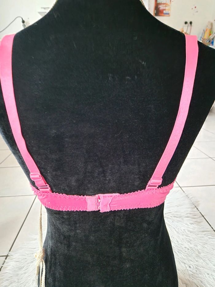 🤗 Soutien gorge neuf T.95D - photo numéro 4