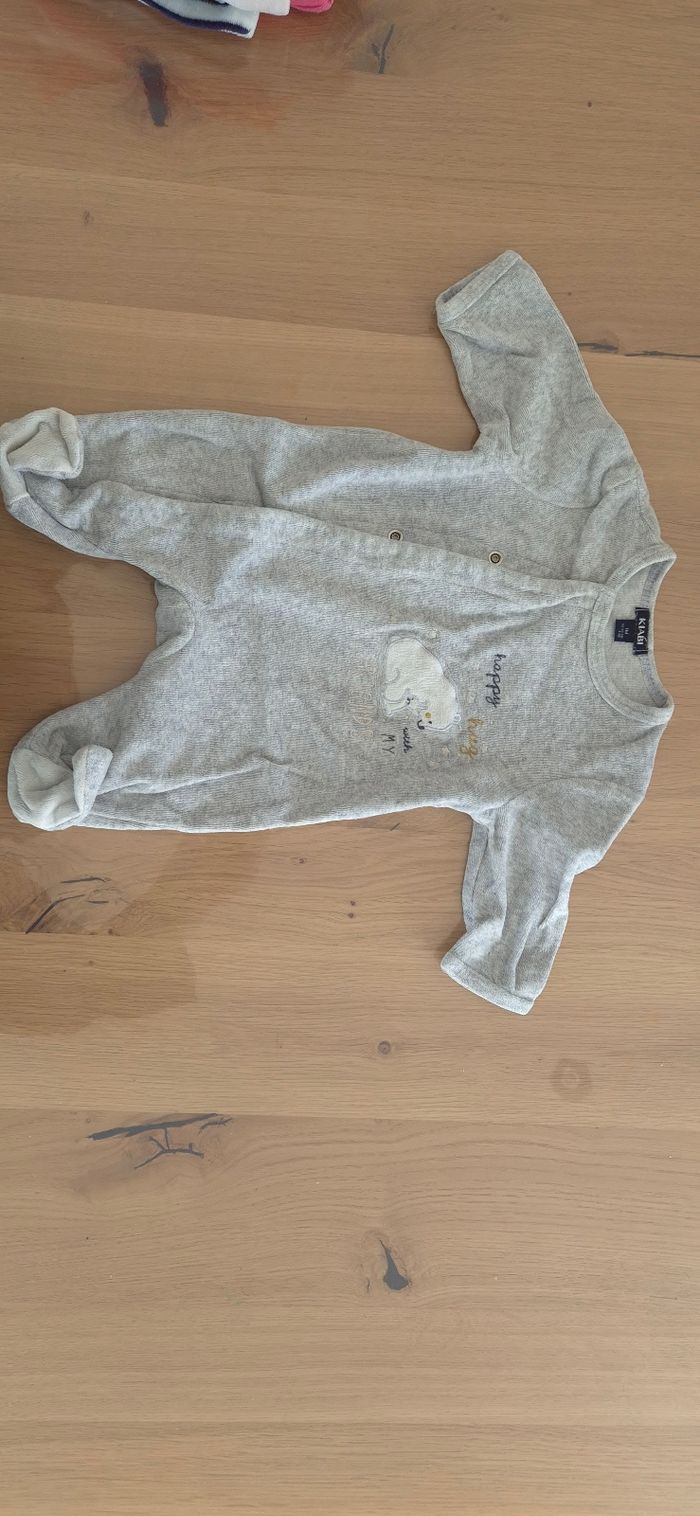 Pyjamas 1 mois - photo numéro 5