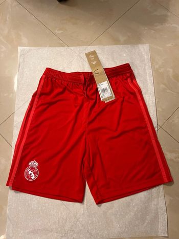 Short de foot Adidas, équipe Réal Madrid taille 13/14 ans authentique neuf