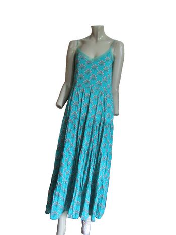 robe mi longue et vague a bretelles fines réglables tissu fluide 100% viscose