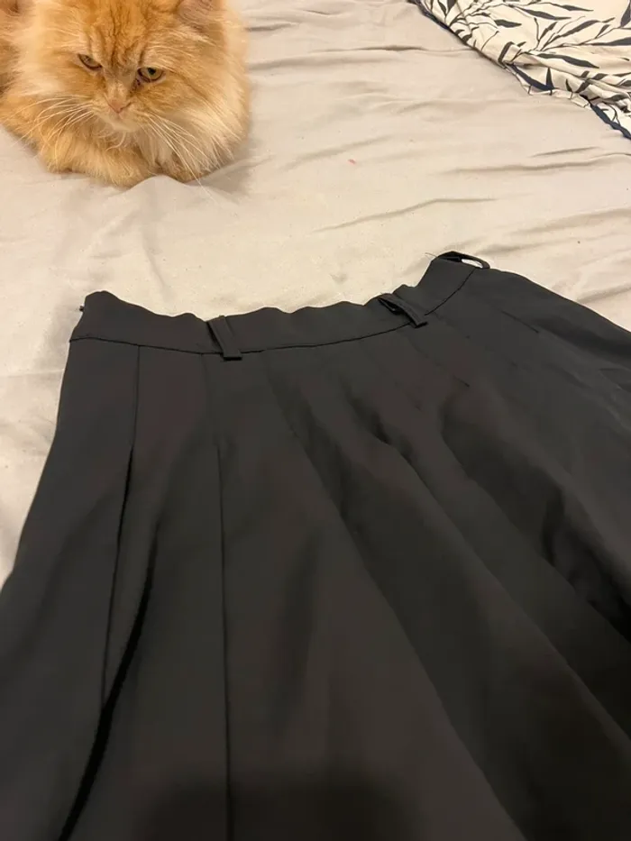 Jupe noire - photo numéro 2