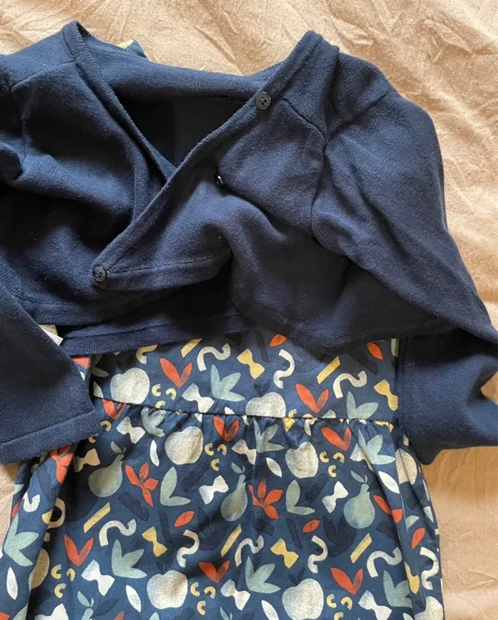 Robe fille tape à l’œil