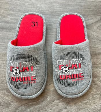 Chaussons mules pointure 31 motif ballon