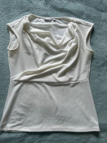 Haut blanc élégant