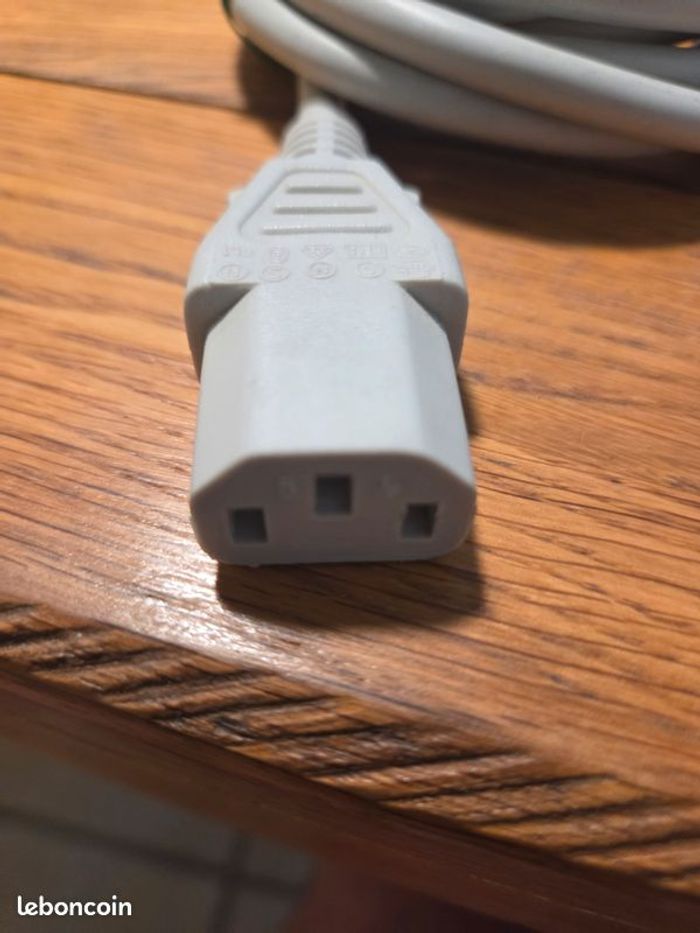 Câble alimentation gris 1m80 / très bon état - photo numéro 3