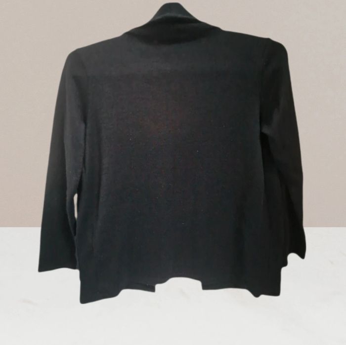 Magnifique petit gilet noir taille 10 ans - photo numéro 4