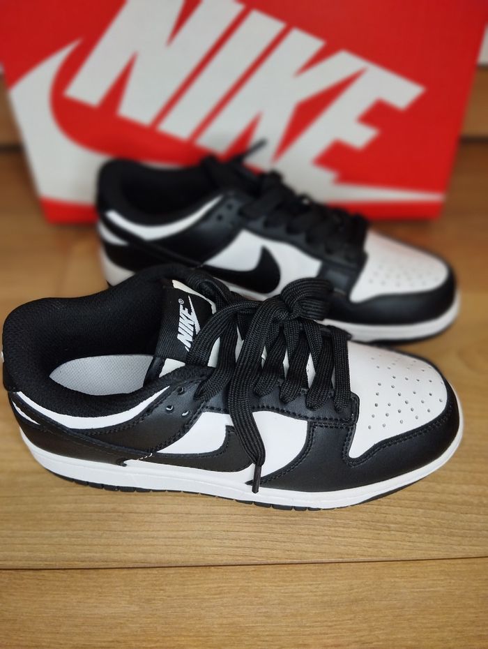 Basket Nike dunk panda taille 39 - photo numéro 4
