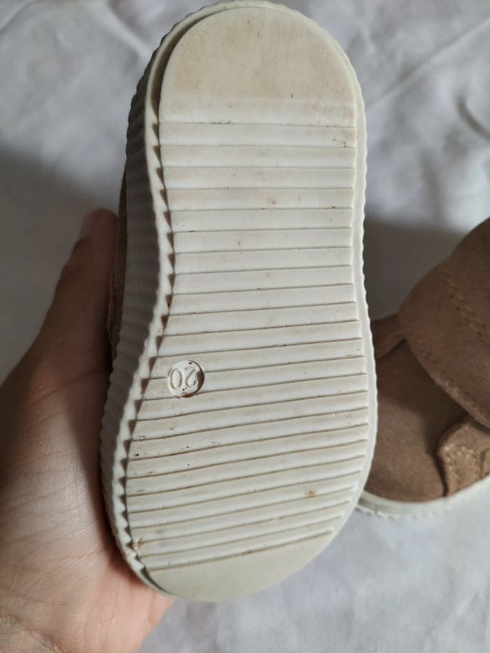 Chaussures taille 20 - photo numéro 4