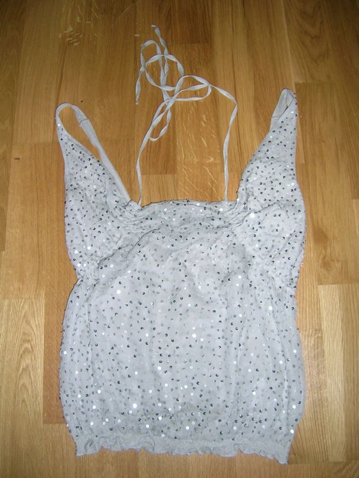 beau top gris brodé de paillettes oui set neuf 38