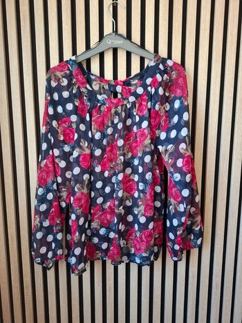 Haut blouse fluide fleurie bleu marine ,rose et blanc.T46