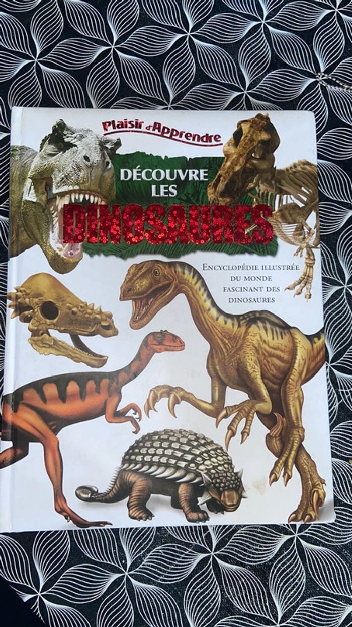 Livre Découvre les dinosaures