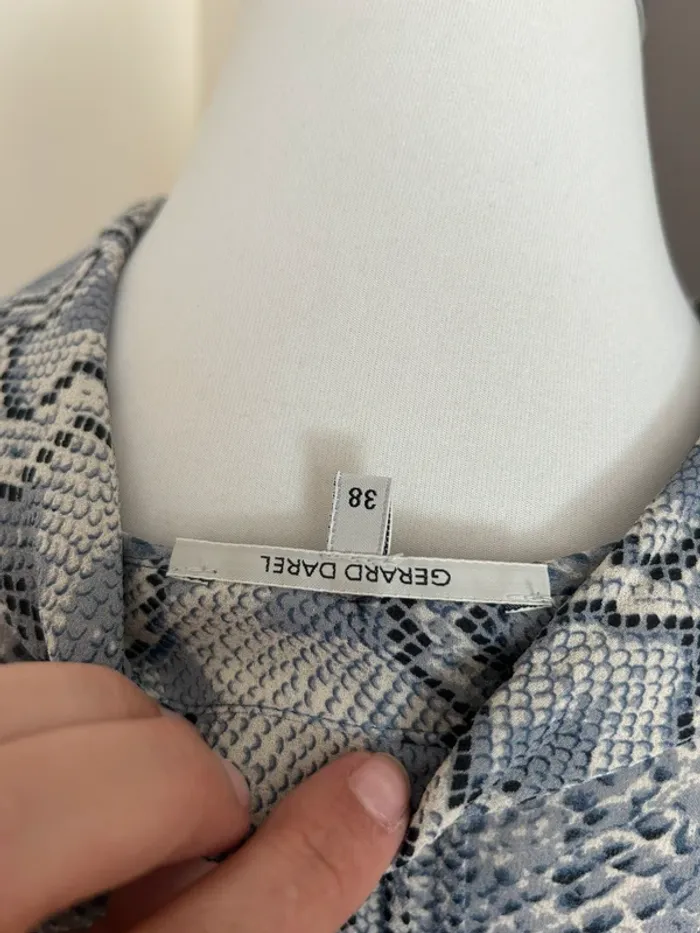 Gerard Darel, top haut blouse bleu soie , imprimé femme, taille 38 - photo numéro 5