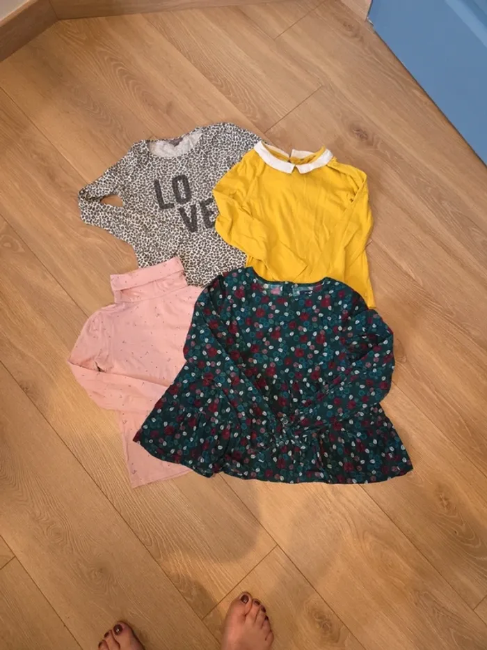 Lot de 4 hauts taille 8-10 ans Okaidi et Kiabi